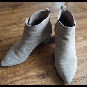 Grey Ankle boot